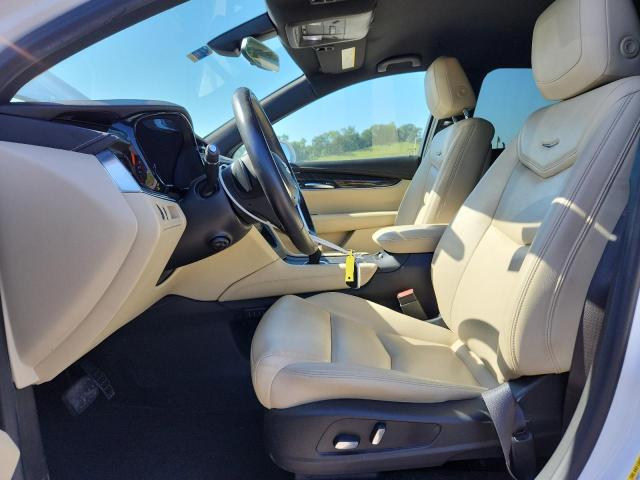  CADILLAC XT5 2017 White