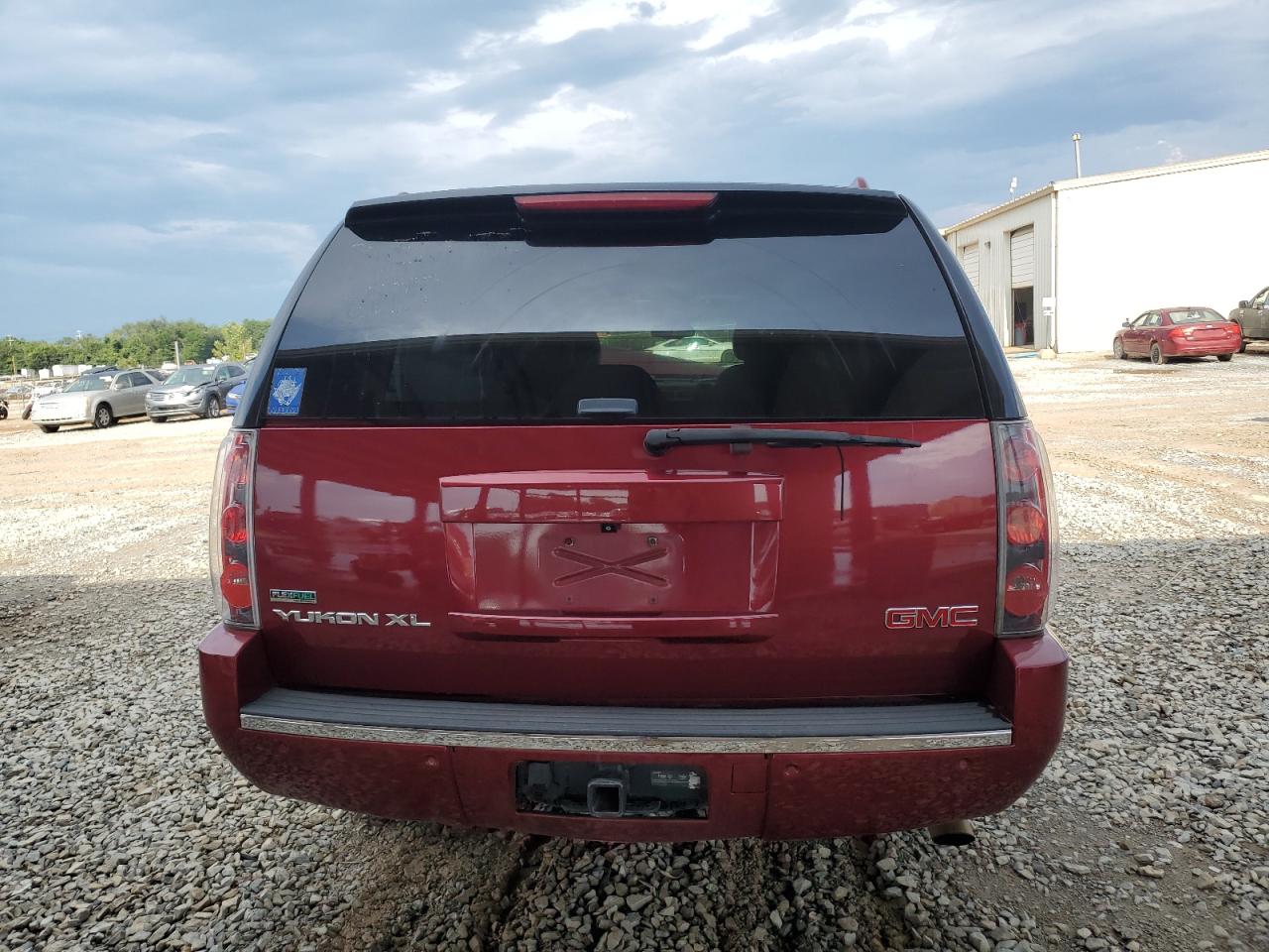 2011 GMC Yukon Xl Denali VIN: 1GKS2MEF9BR269141 Lot: 63326115