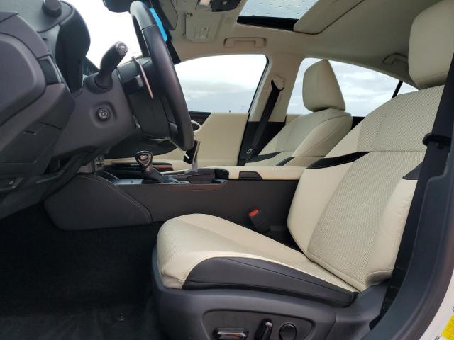  LEXUS ES300 2022 White