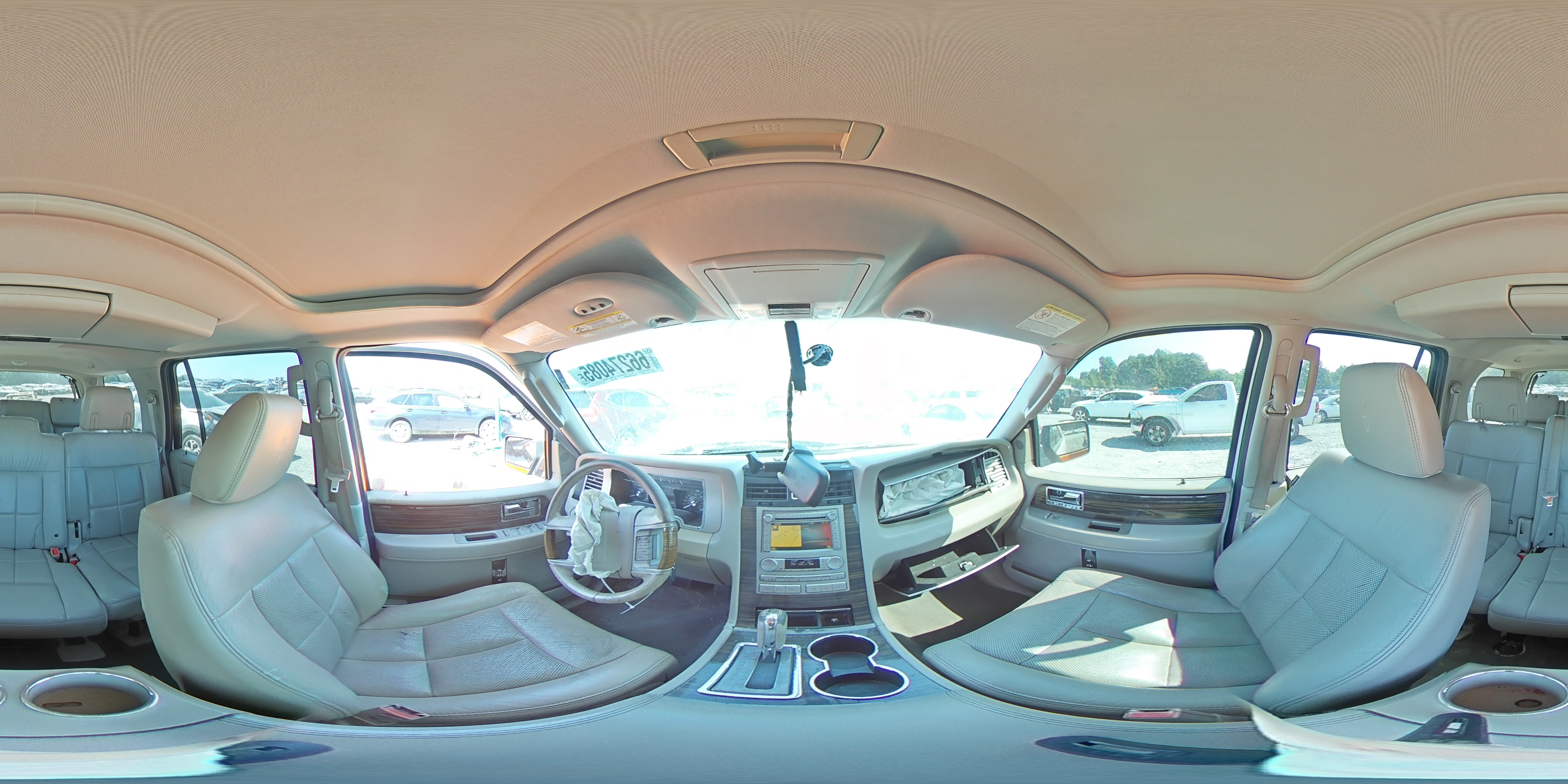 2010 Lincoln Navigator VIN: 5LMJJ2H53AEJ00328 Lot: 66274085