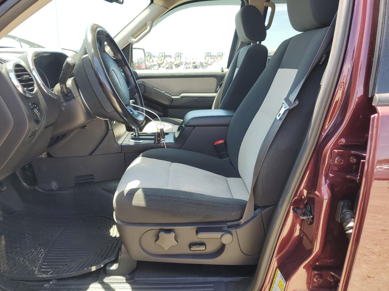 2007 Ford Explorer Sport Trac Limited VIN: 1FMEU33K07UA07523 Lot: 64148855