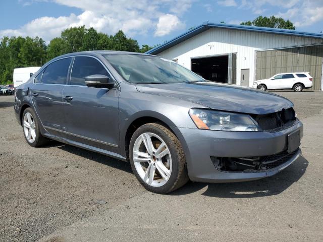 Sedans VOLKSWAGEN PASSAT 2014 Gray