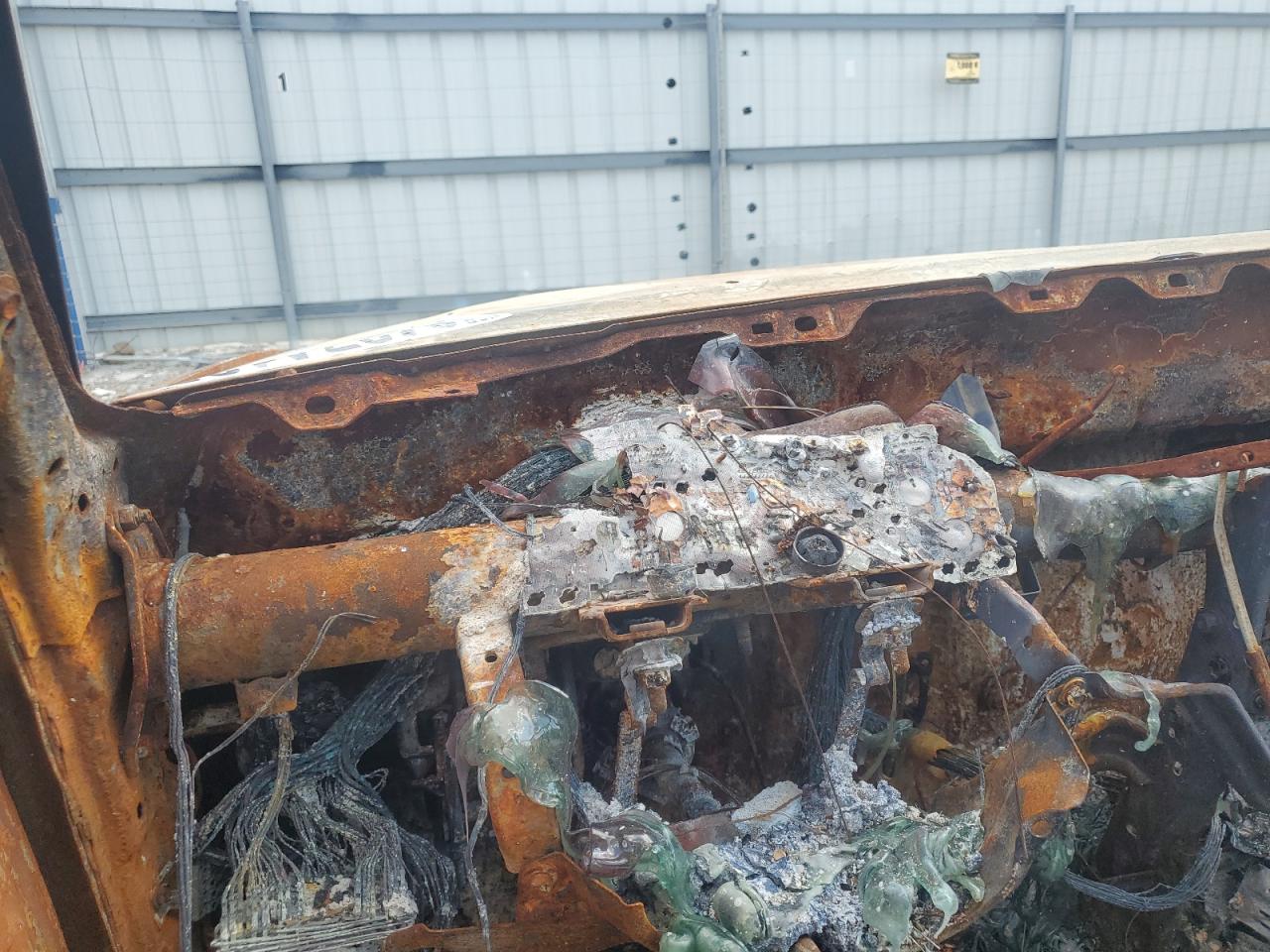 2002 Toyota Sequoia Limited VIN: 5TDBT48A62S087083 Lot: 64374185