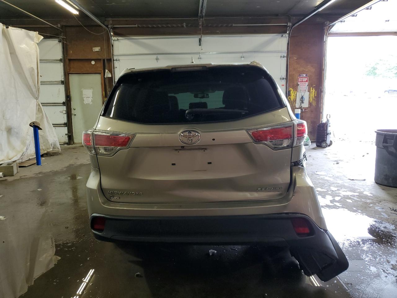 2015 Toyota Highlander Xle VIN: 5TDJKRFH8FS173500 Lot: 64493085