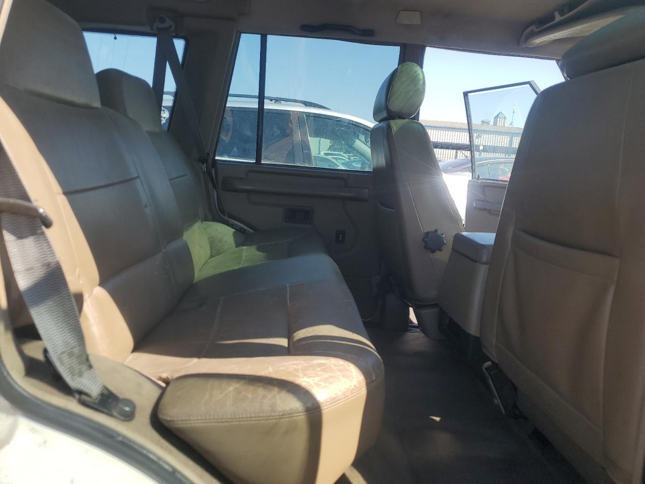 1997 Land Rover Discovery VIN: SALJY1244VA555093 Lot: 64120595
