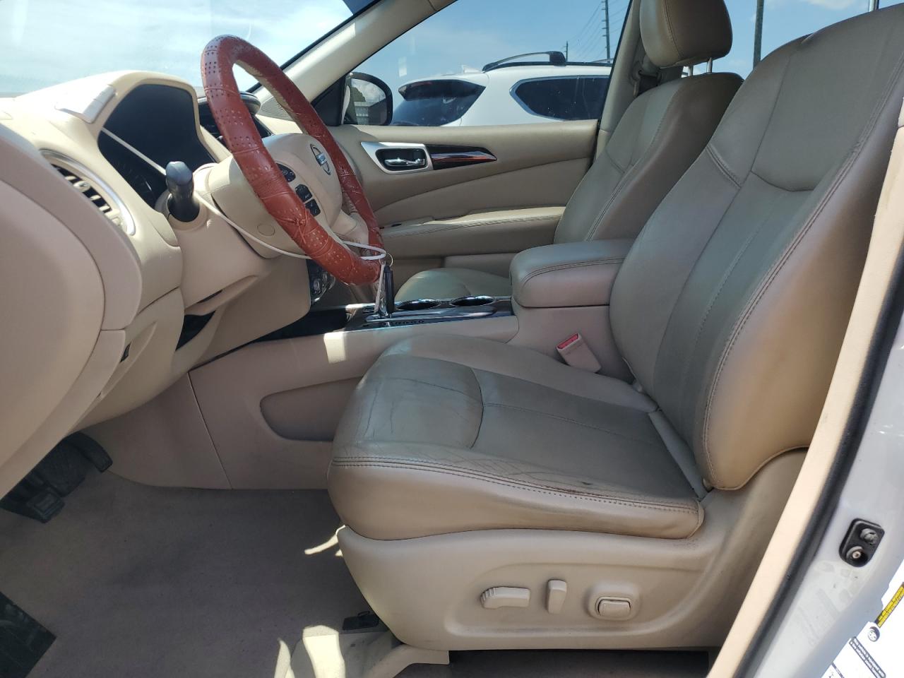 2014 Nissan Pathfinder S VIN: 5N1AR2MN8EC640096 Lot: 63631725