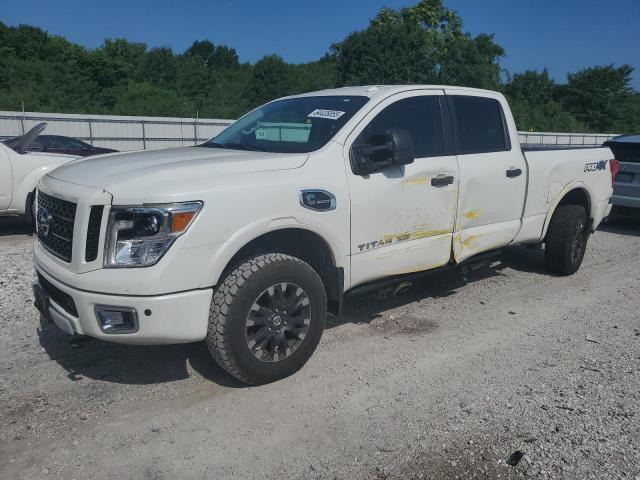  NISSAN TITAN 2018 Белы