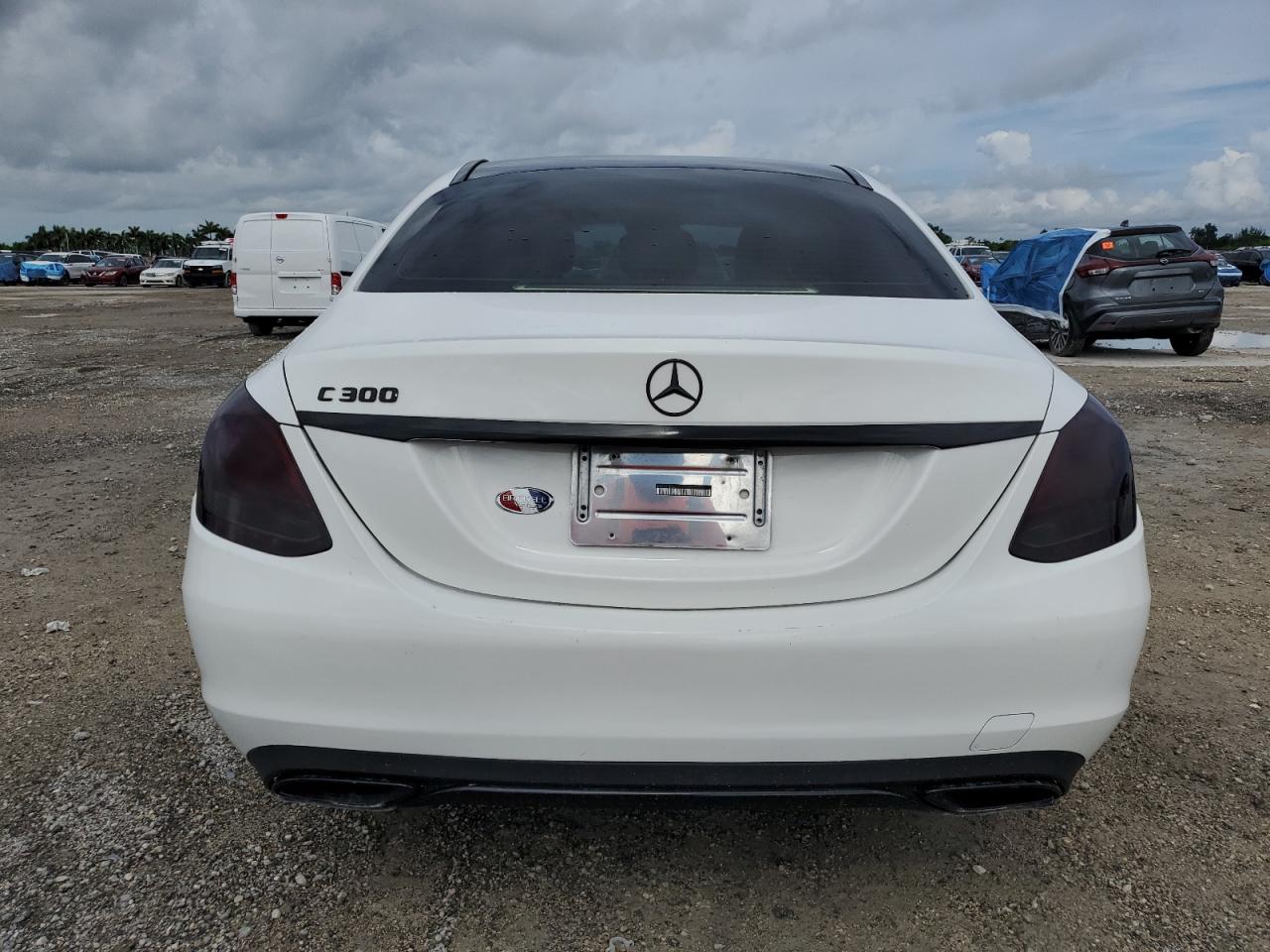 2017 Mercedes-Benz C 300 VIN: 55SWF4JBXHU201321 Lot: 64753545
