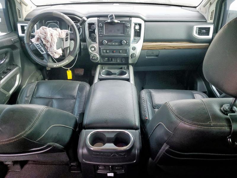  NISSAN TITAN 2017 Белы