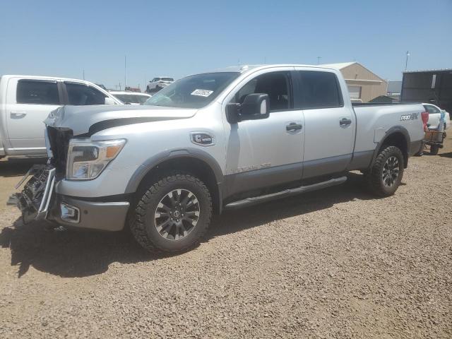  NISSAN TITAN 2018 Srebrny