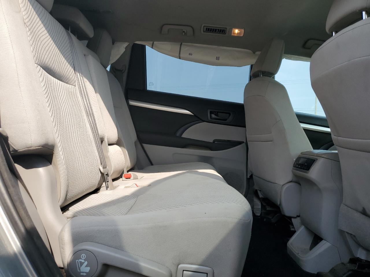 2018 Toyota Highlander Le VIN: 5TDZARFH5JS041051 Lot: 66553495