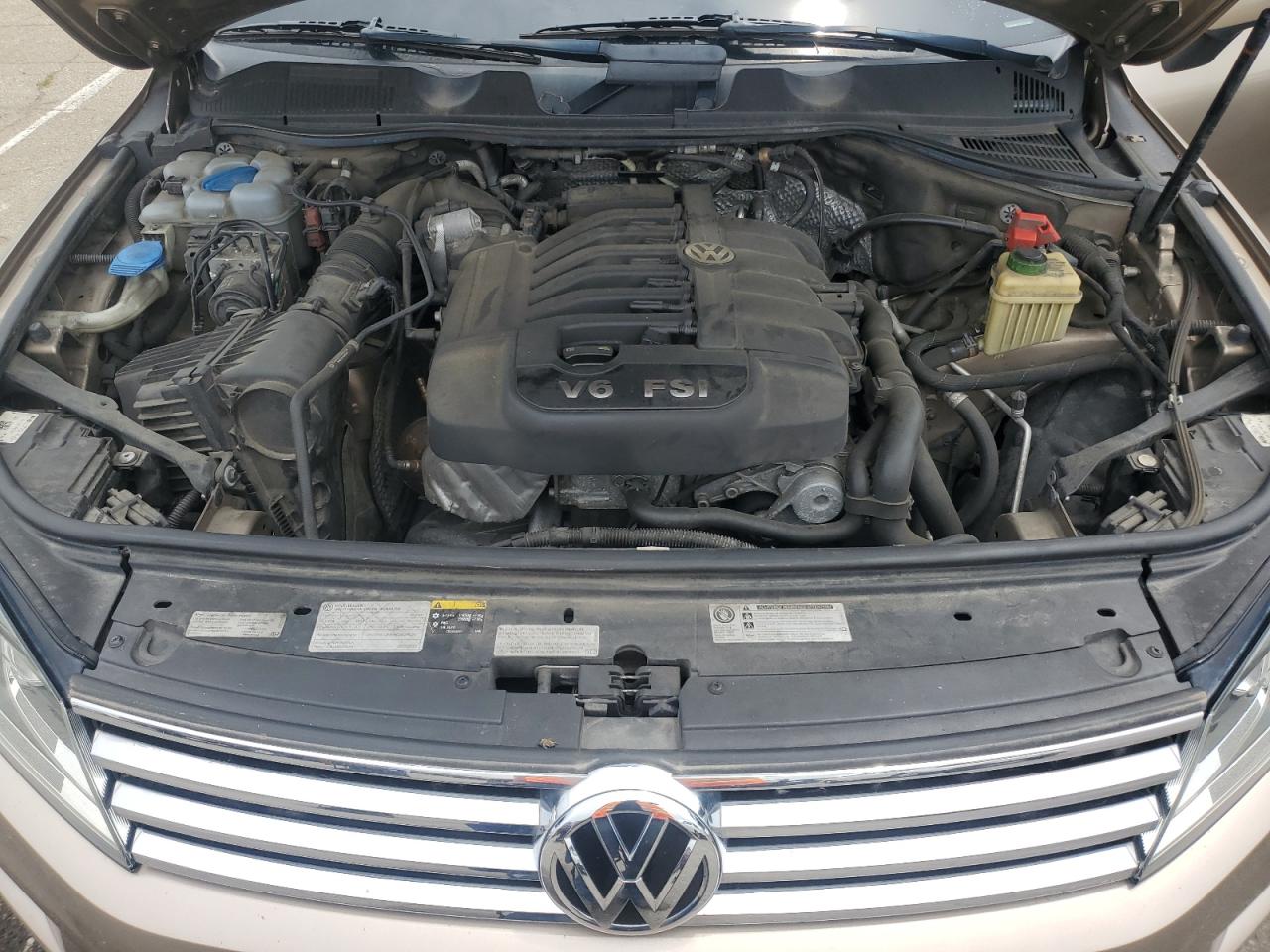 2016 Volkswagen Touareg Sport VIN: WVGEF9BP7GD011532 Lot: 64267765