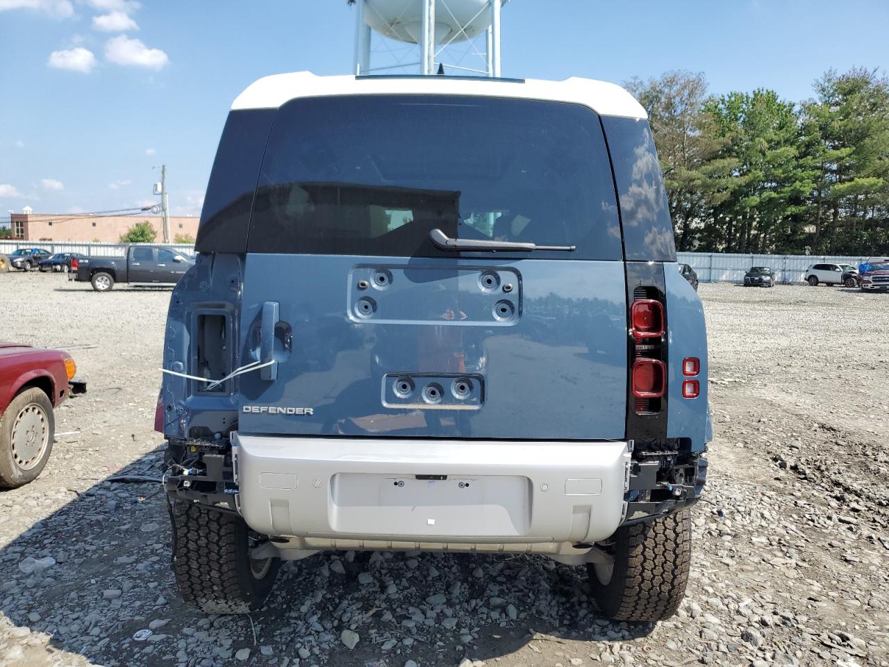 2025 Land Rover Defender 110 S VIN: SALEJ7EU7S2393969 Lot: 62645275