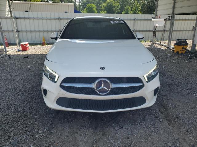  MERCEDES-BENZ A-CLASS 2019 Белы