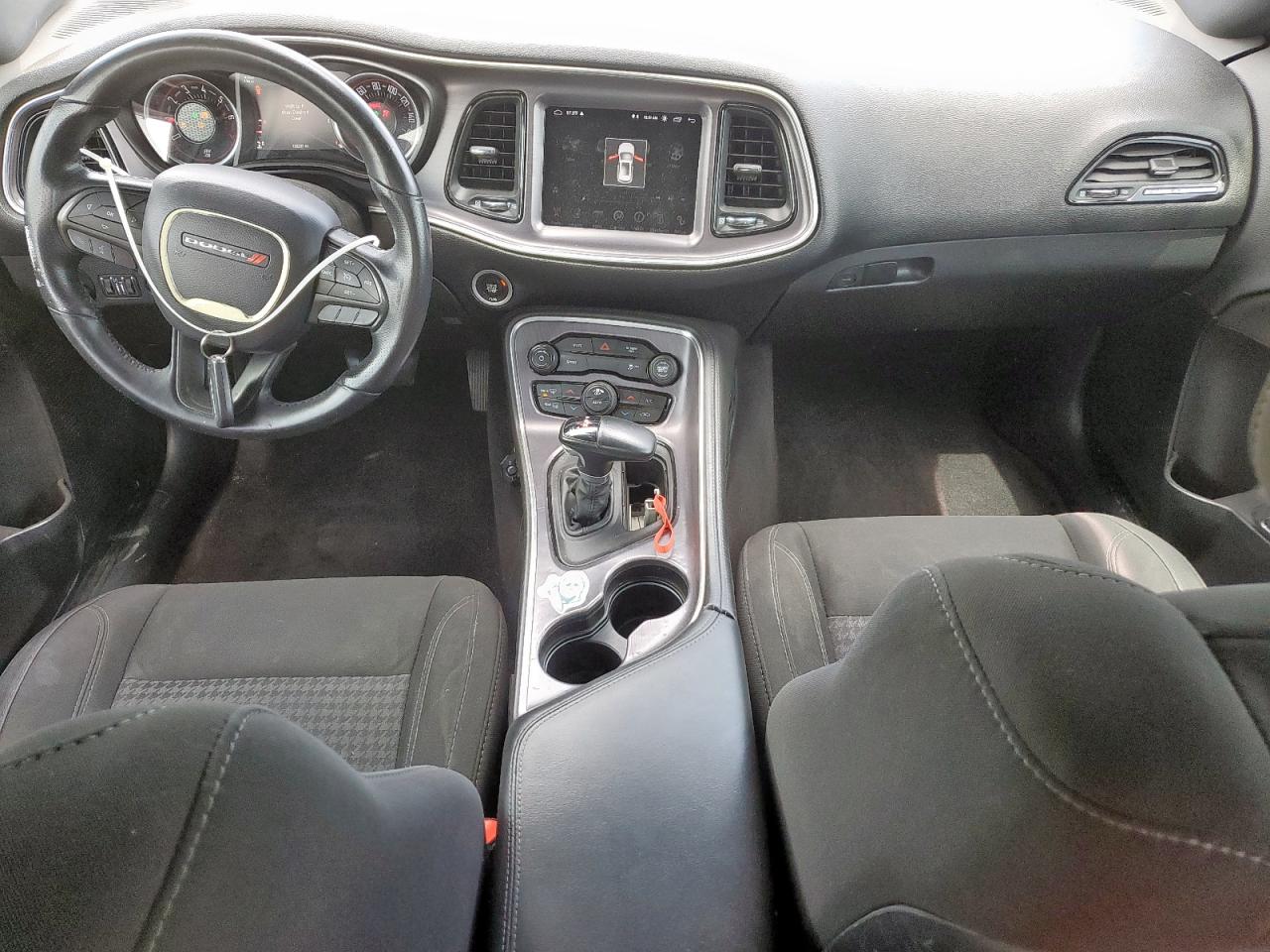 2017 Dodge Challenger Sxt VIN: 2C3CDZAG3HH550953 Lot: 64375675