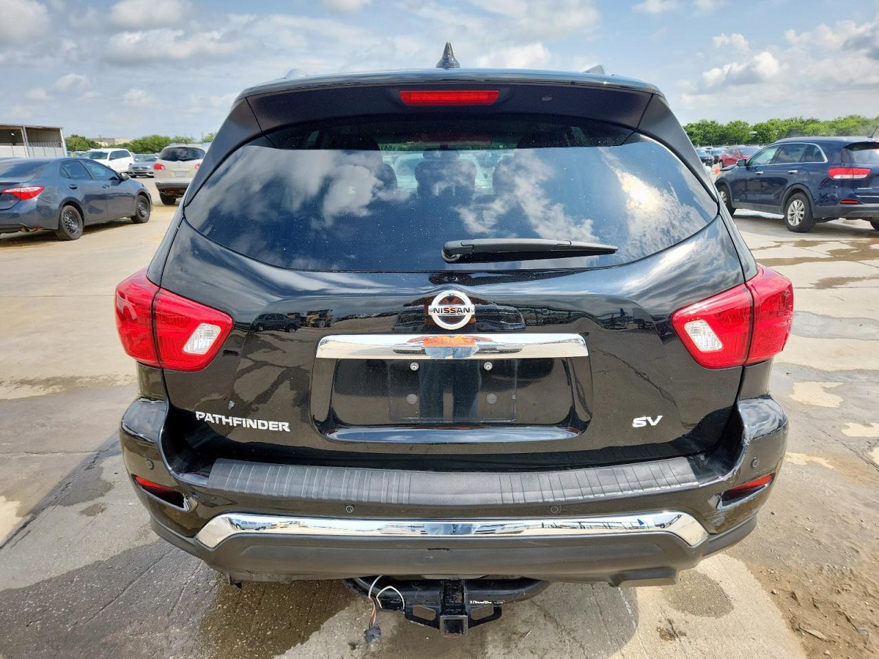 2019 Nissan Pathfinder S VIN: 5N1DR2MN4KC593092 Lot: 64718875