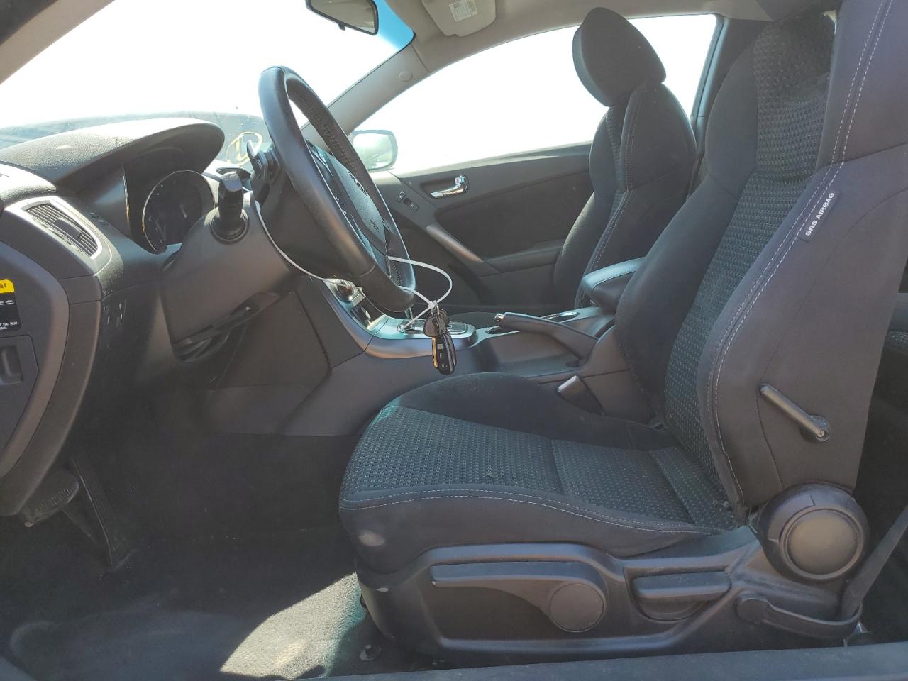 2011 Hyundai Genesis Coupe 2.0T VIN: KMHHT6KD2BU058695 Lot: 64566155