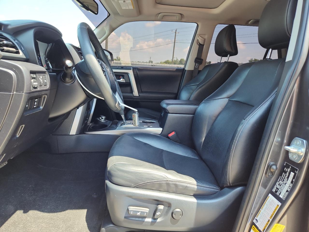 2017 Toyota 4Runner Sr5/Sr5 Premium VIN: JTEBU5JRXH5454497 Lot: 63317375