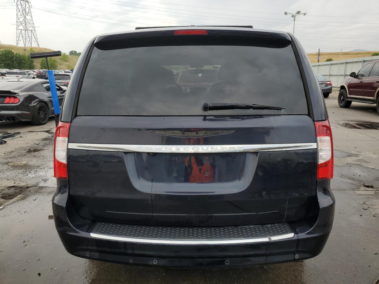 2011 Chrysler Town & Country Touring L VIN: 2A4RR8DG0BR749662 Lot: 64983135