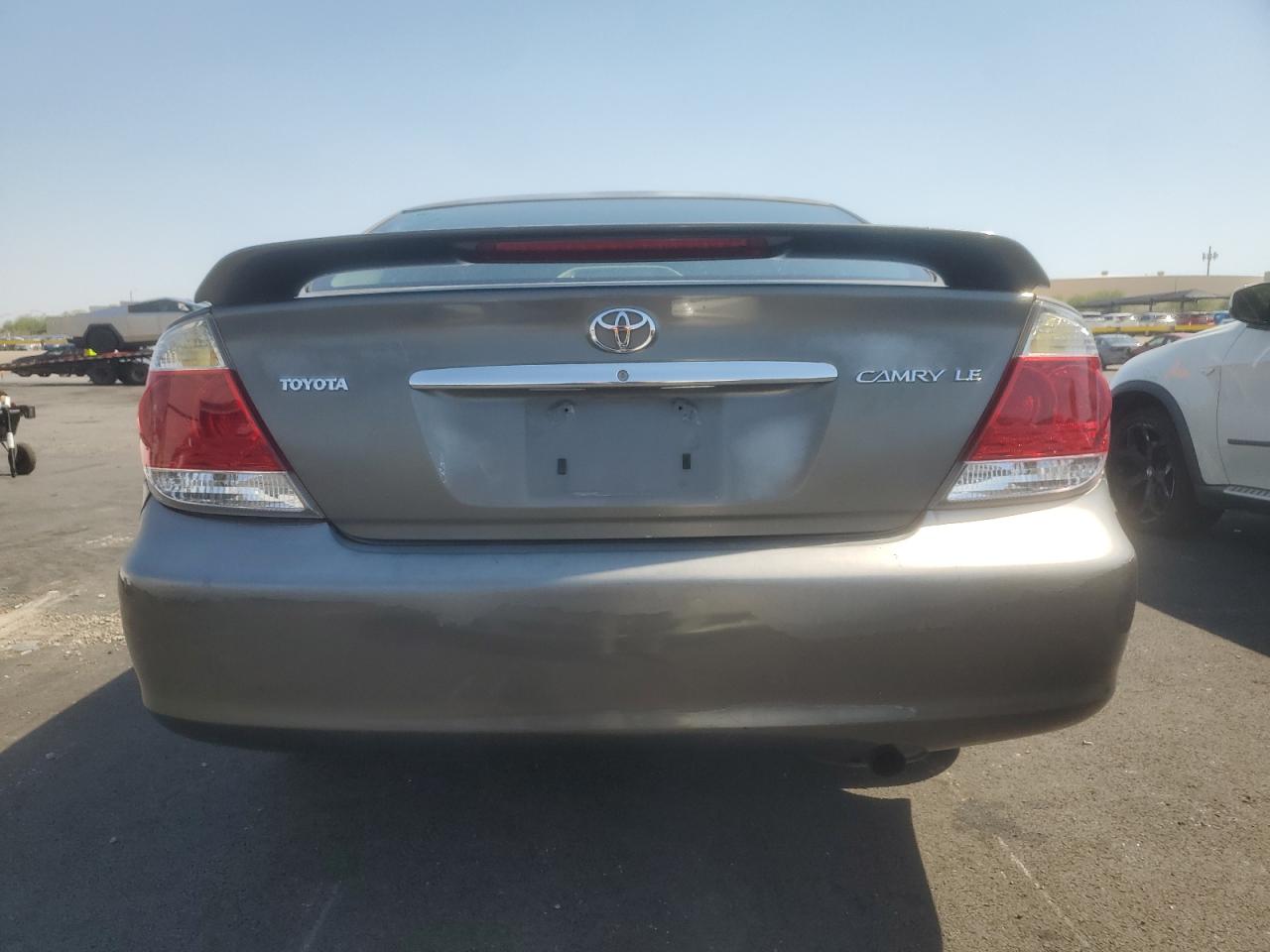 2005 Toyota Camry Le VIN: 4T1BE32K85U582161 Lot: 64068765