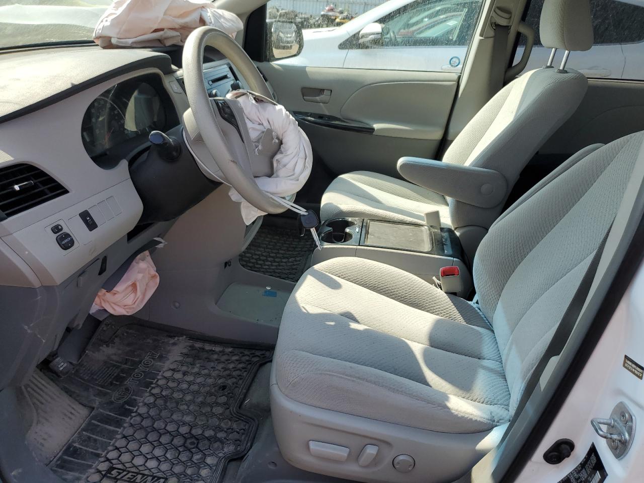2014 Toyota Sienna Le VIN: 5TDJK3DC8ES072055 Lot: 64056145