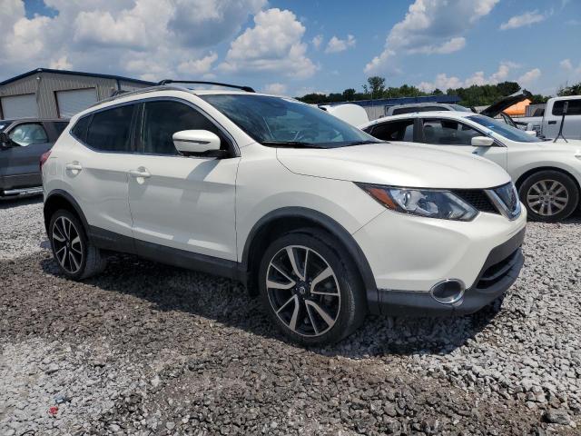  NISSAN ROGUE 2017 Белы