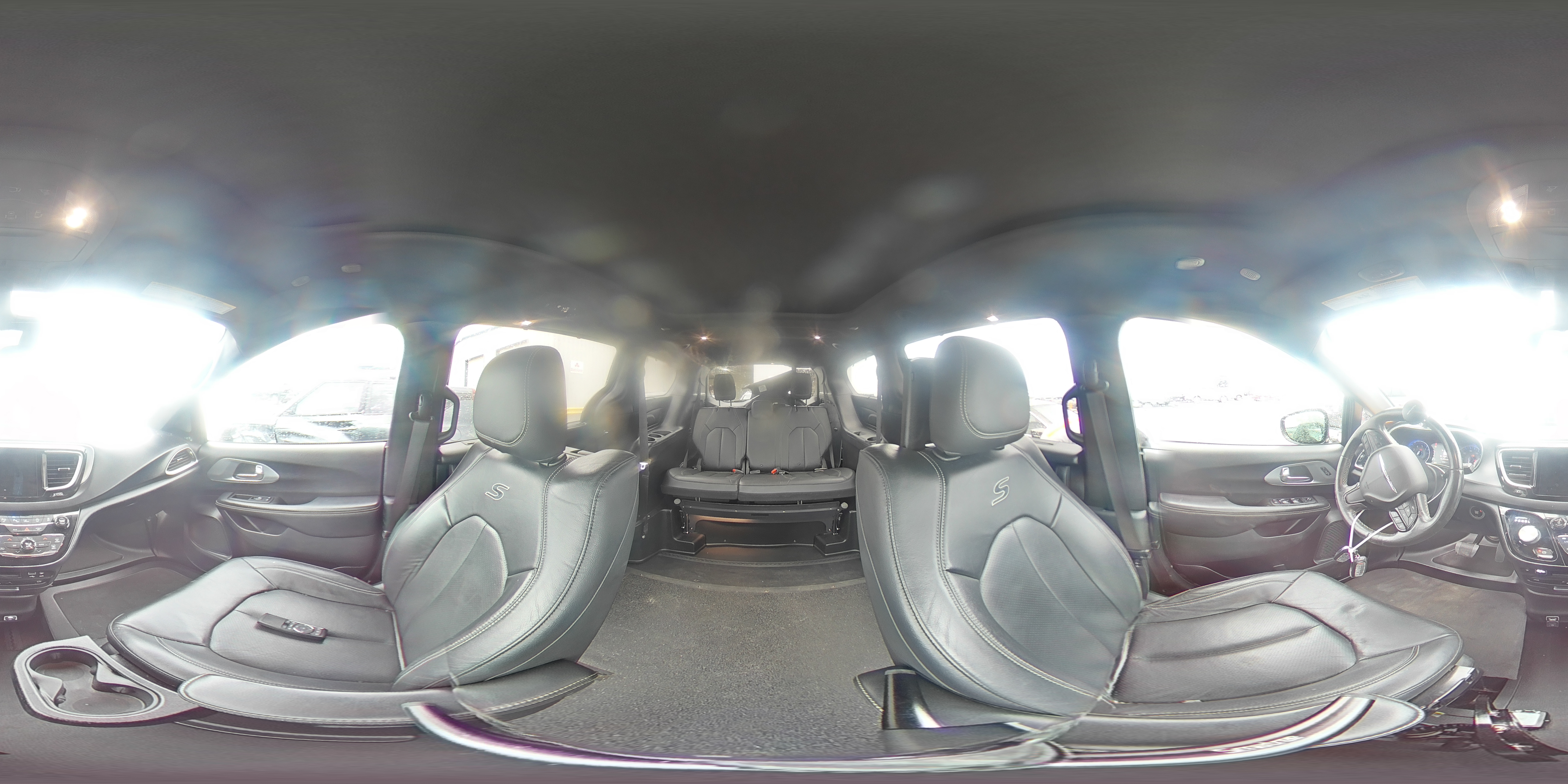 2020 Chrysler Pacifica Touring L Plus VIN: 2C4RC1EG2LR113047 Lot: 65979525