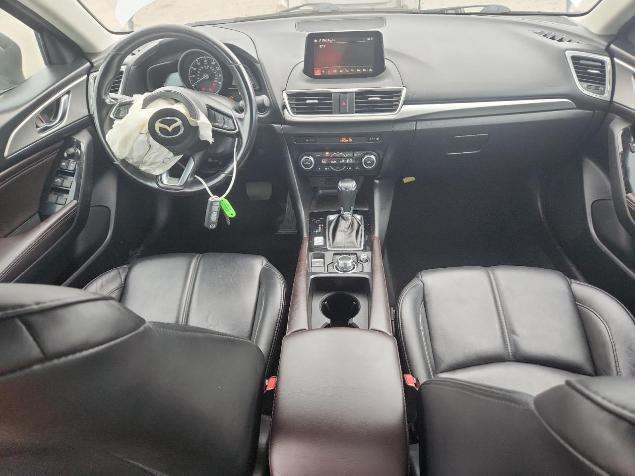 2018 Mazda 3 Touring VIN: 3MZBN1V33JM207433 Lot: 63932985