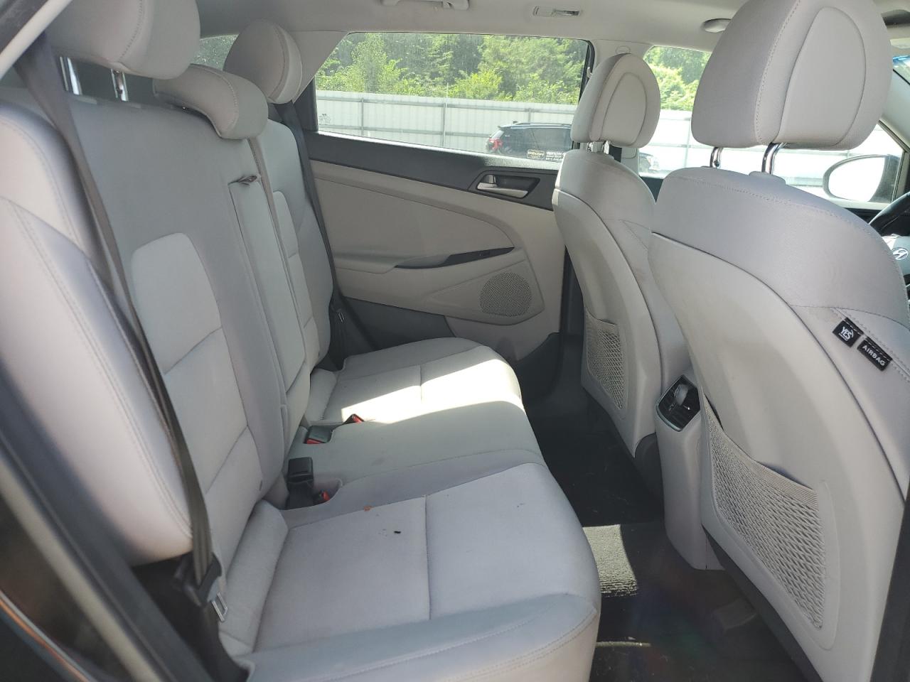 2018 Hyundai Tucson Value VIN: KM8J33A24JU820102 Lot: 63850225