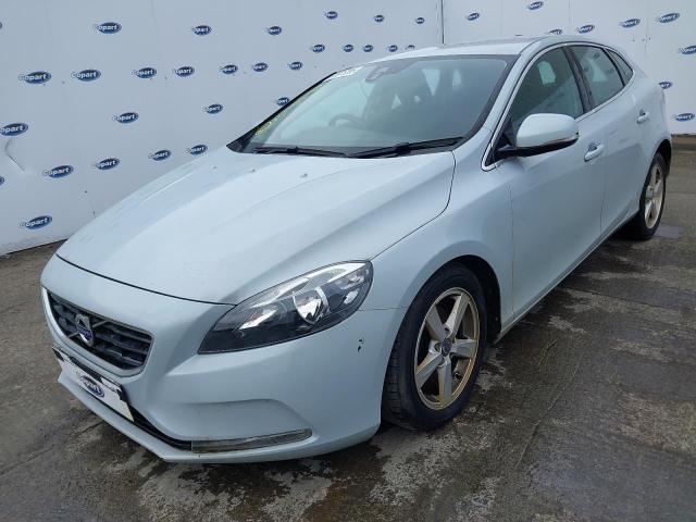 VOLVO V40 SE D2 2014