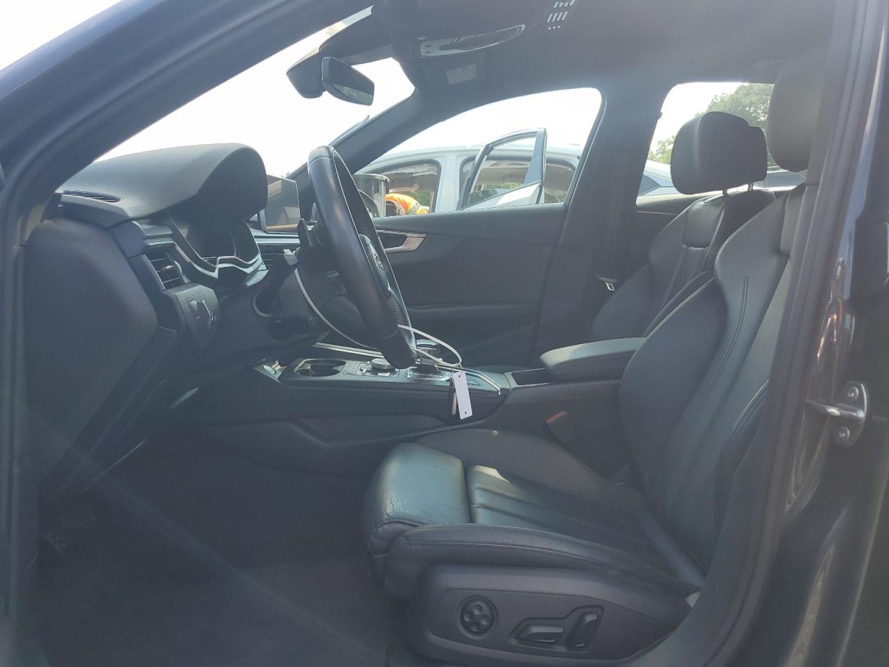 2019 Audi A4 Premium Plus VIN: WAUENAF4XKA060868 Lot: 62794645
