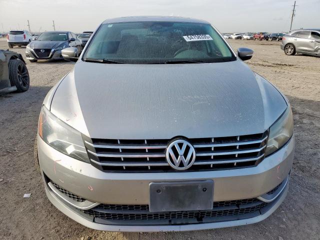  VOLKSWAGEN PASSAT 2013 Srebrny