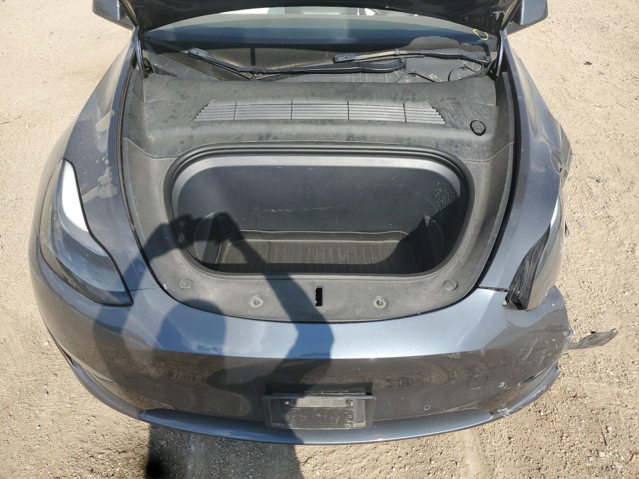 2022 Tesla Model Y VIN: 7SAYGDEF0NF413390 Lot: 63302325