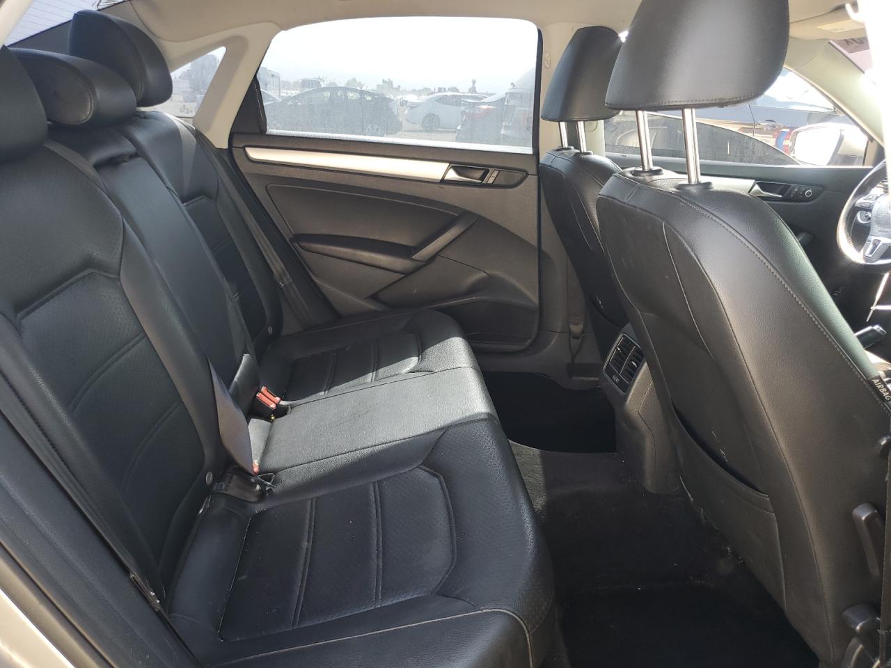 2013 Volkswagen Passat Se VIN: 1VWBP7A33DC084211 Lot: 64678095