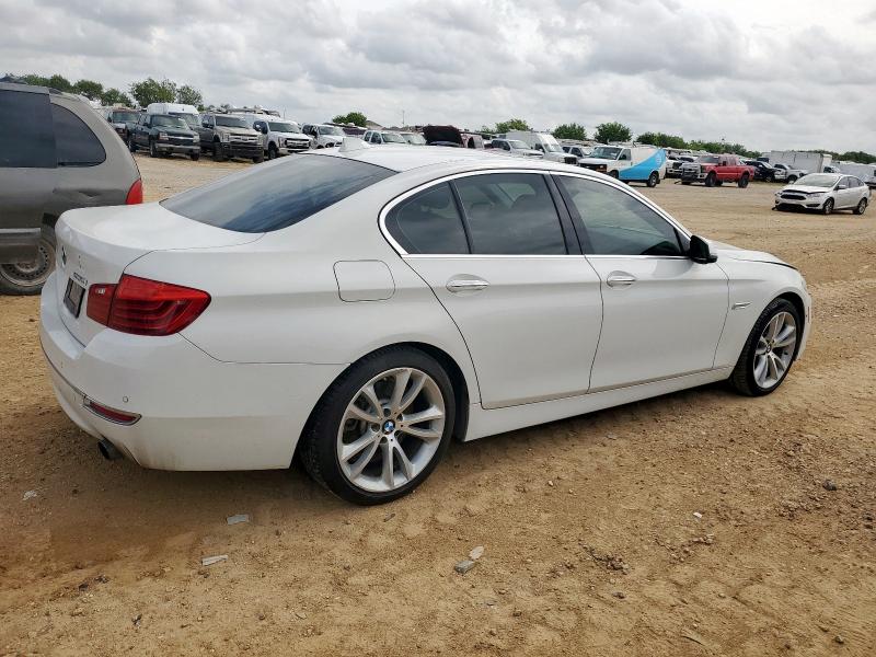  BMW 5 SERIES 2016 Белы