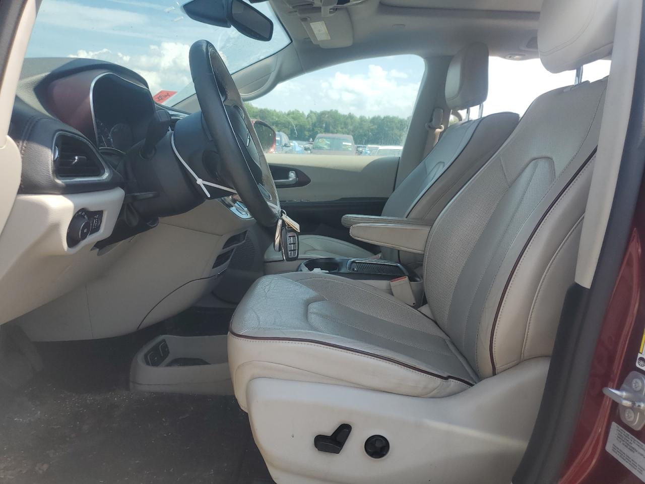 2017 Chrysler Pacifica Limited VIN: 2C4RC1GG4HR565151 Lot: 64836285