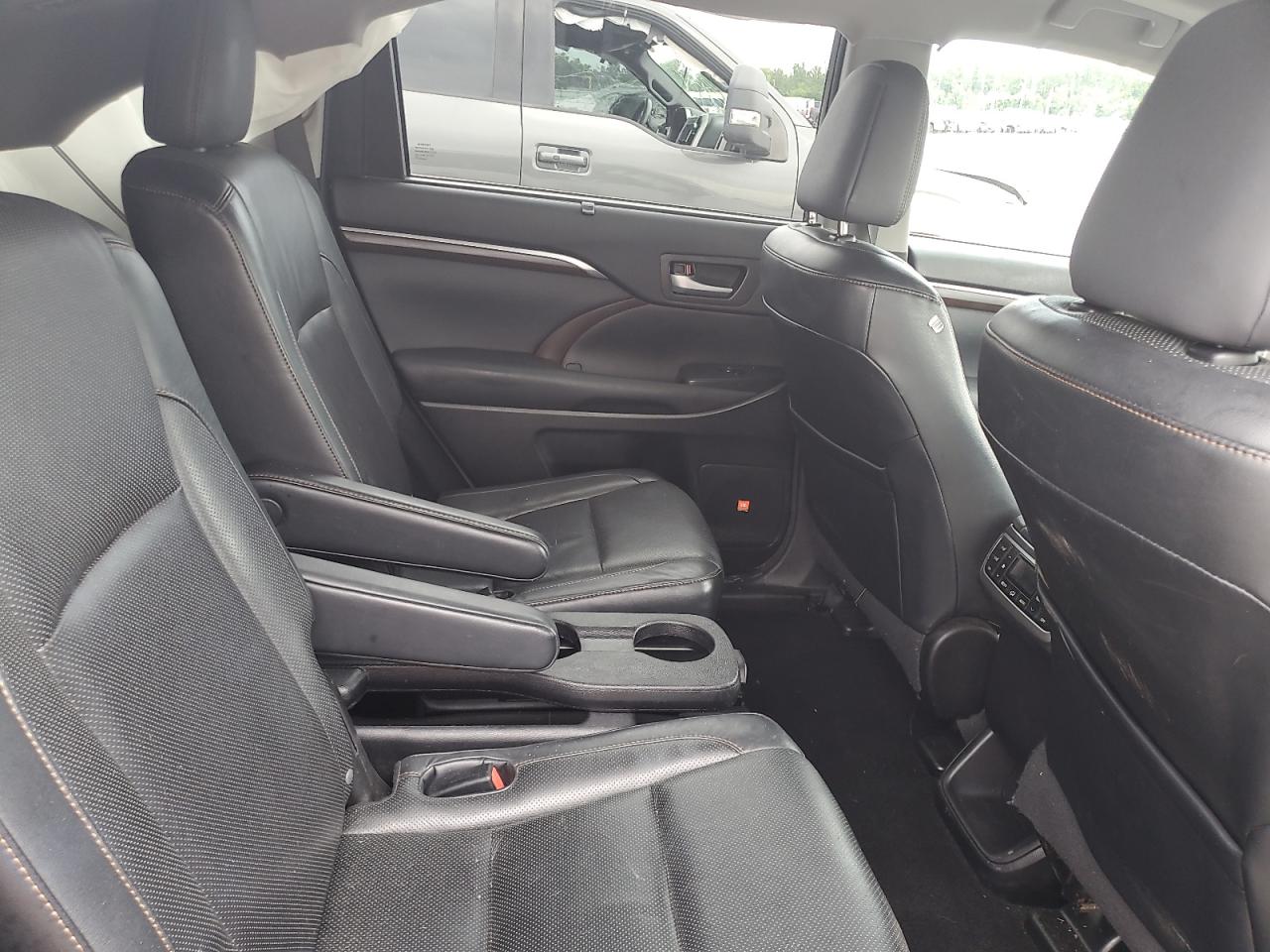 2015 Toyota Highlander Limited VIN: 5TDDKRFH5FS095528 Lot: 64692135