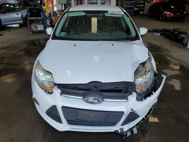 Седаны FORD FOCUS 2013 Белы