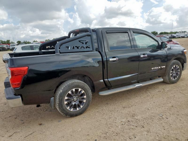  NISSAN TITAN 2018 Czarny