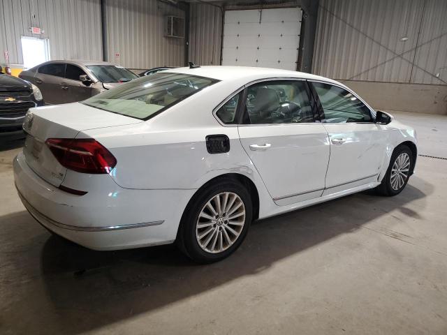  VOLKSWAGEN PASSAT 2017 Biały