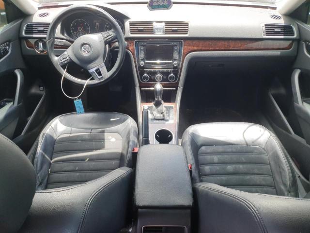 Седаны VOLKSWAGEN PASSAT 2013 Серебристый