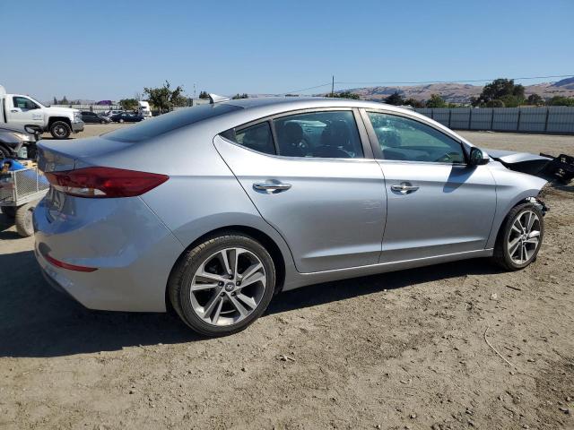  HYUNDAI ELANTRA 2017 Srebrny