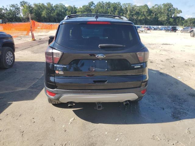  FORD ESCAPE 2017 Czarny