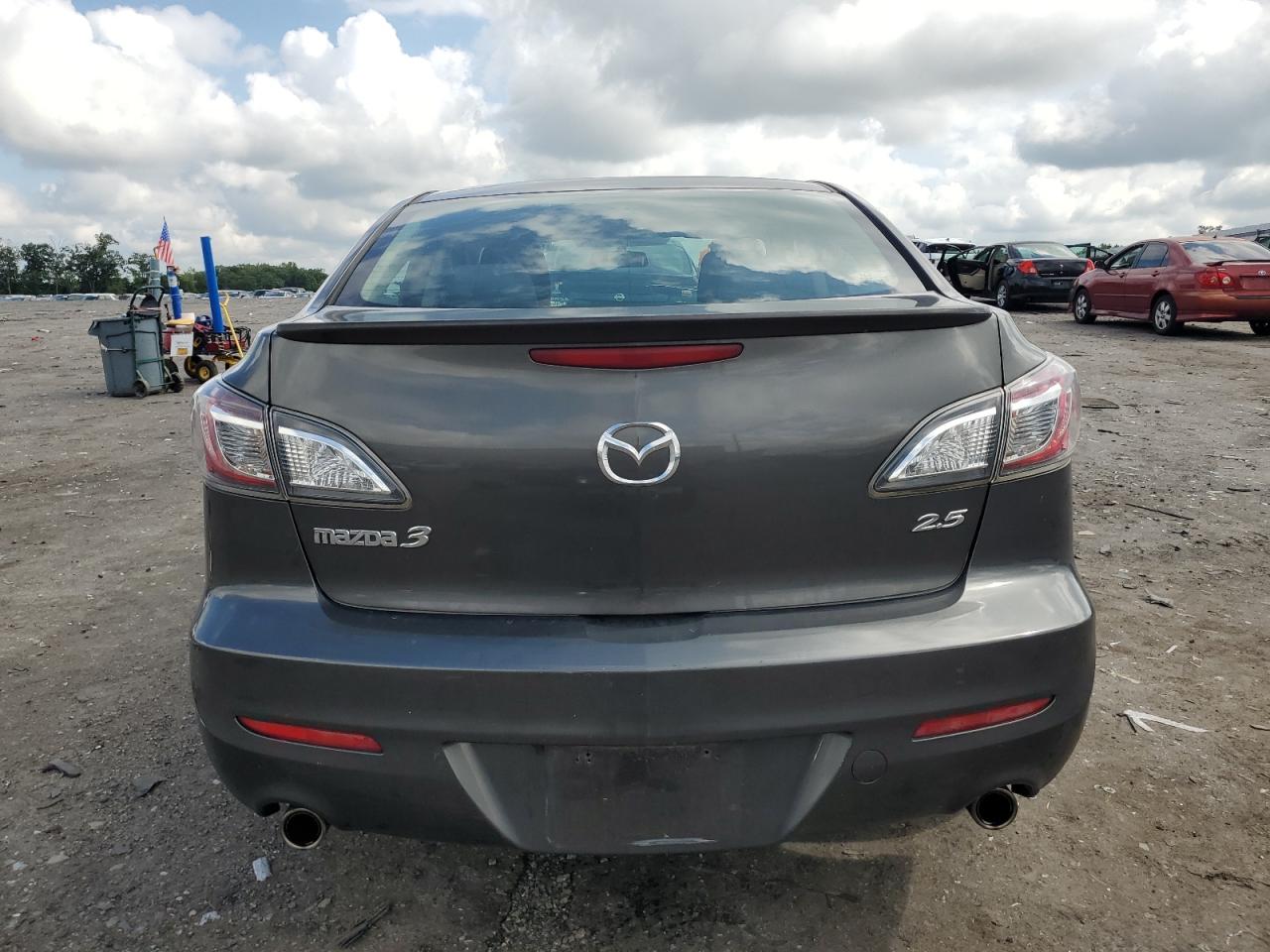 2011 Mazda 3 S VIN: JM1BL1U65B1366103 Lot: 64088185