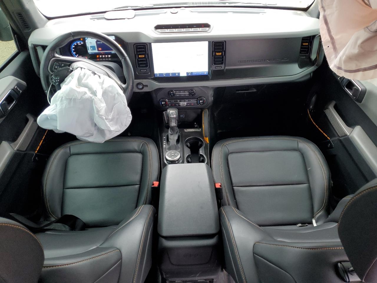 2021 Ford Bronco Base VIN: 1FMEE5DP1MLB00233 Lot: 64839355