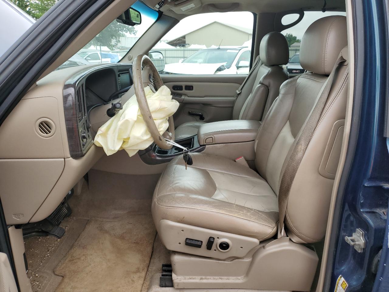 2005 GMC Yukon Denali VIN: 1GKEK63U15J175560 Lot: 63861675