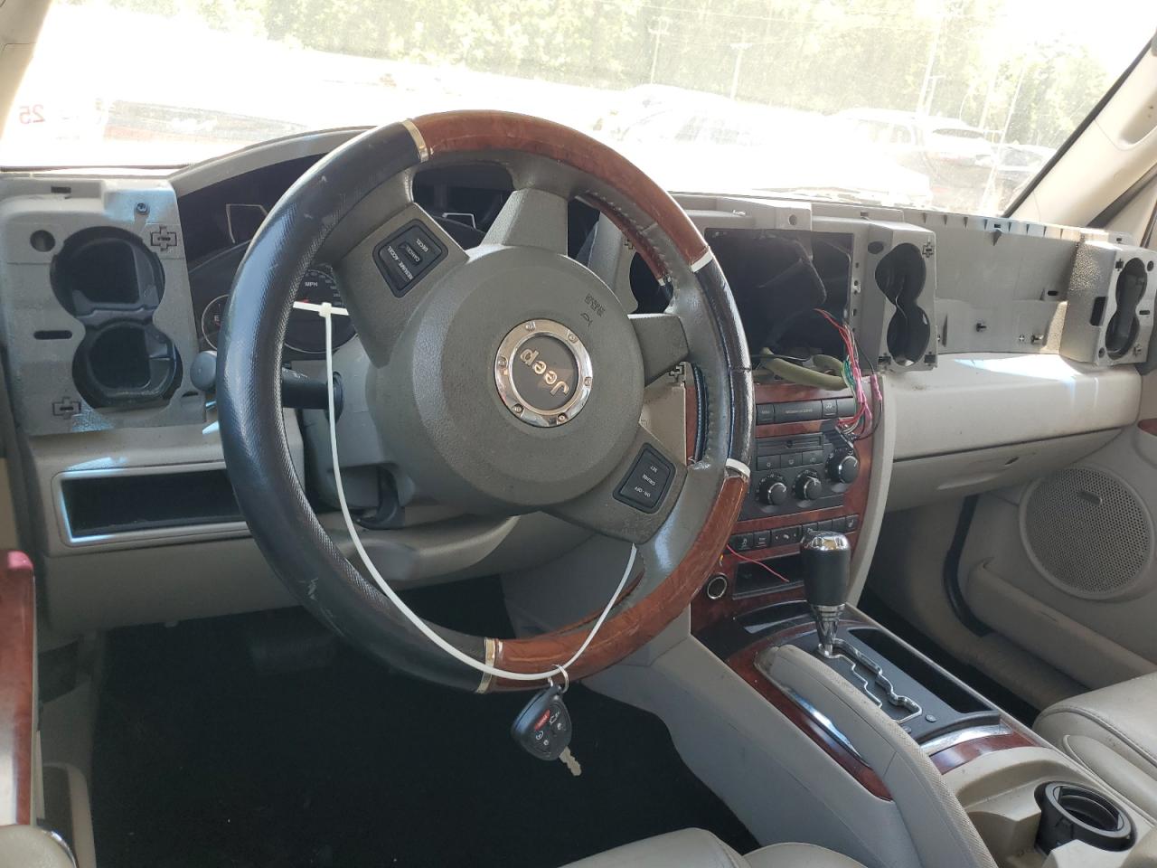 2007 Jeep Commander Limited VIN: 1J8HH582X7C507939 Lot: 64052895