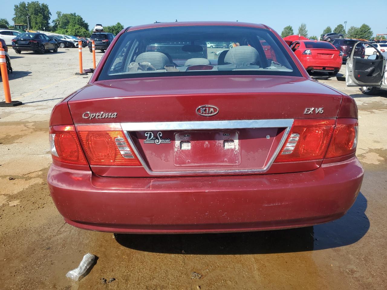 2004 Kia Optima Lx VIN: KNAGD128145295918 Lot: 64577055