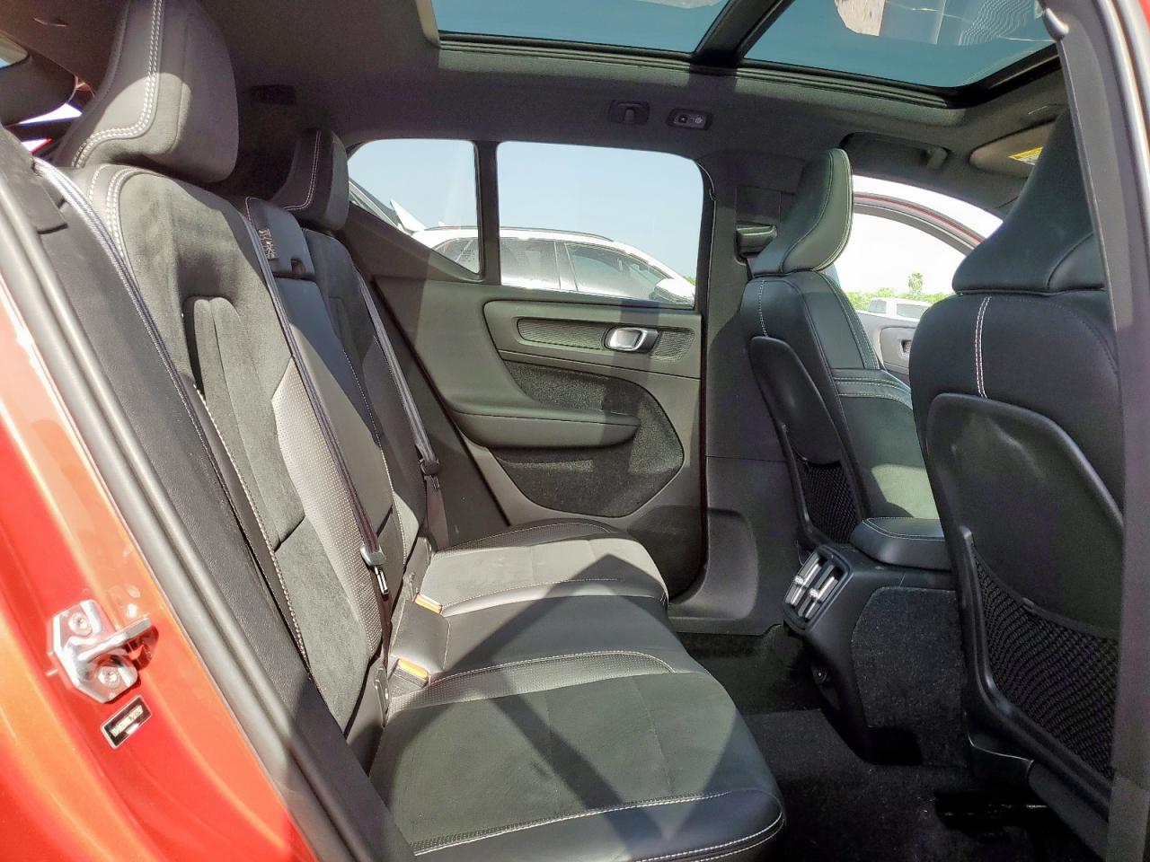 2020 Volvo Xc40 T5 R-Design VIN: YV4162UM6L2177797 Lot: 64794075