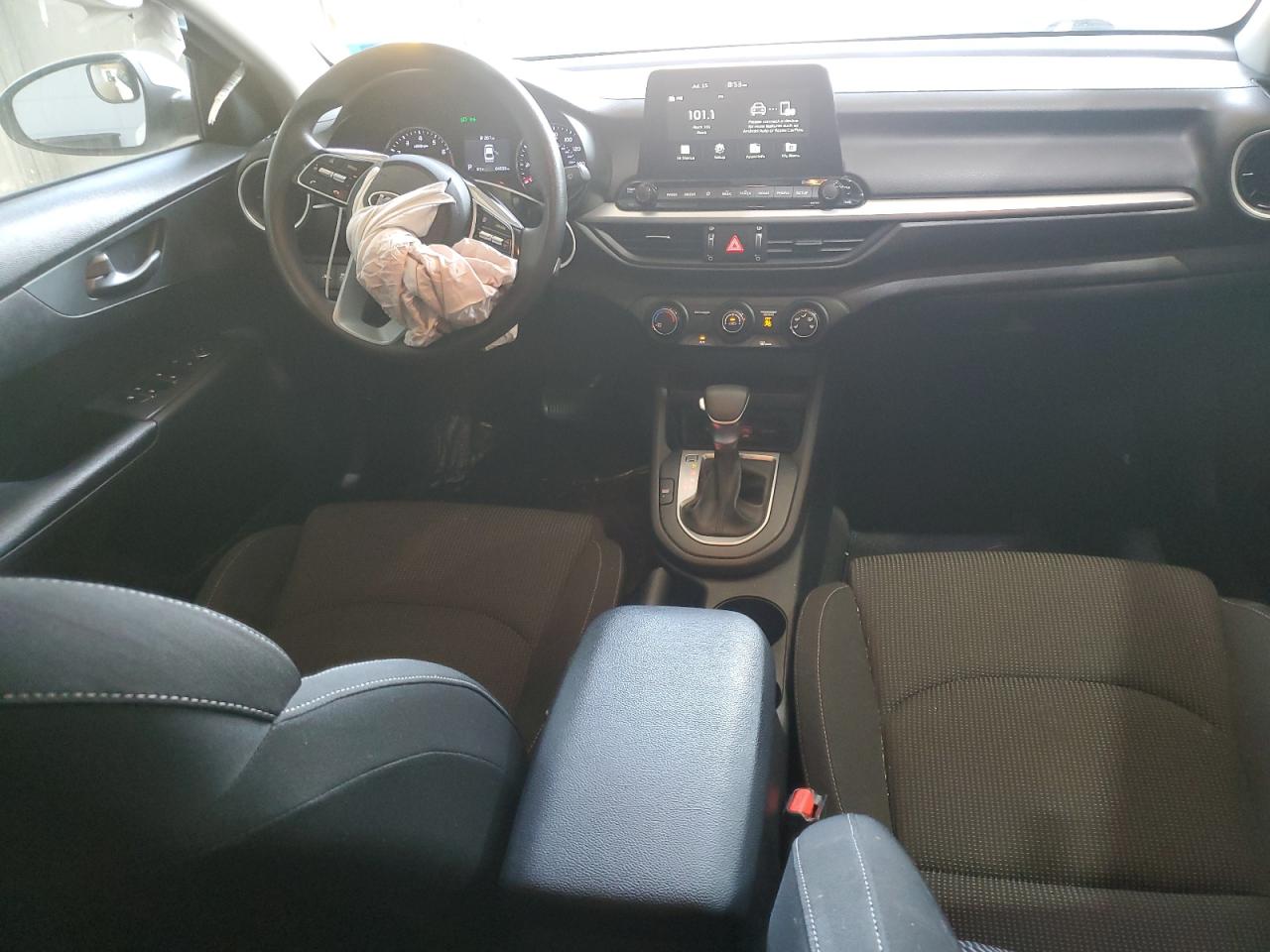 2021 Kia Forte Fe VIN: 3KPF24AD9ME358403 Lot: 64826235